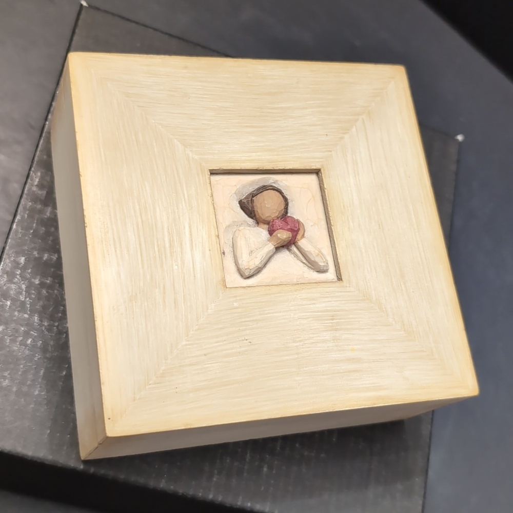 2006 Willow Tree,From The Heart Keepsake Trinket Box.